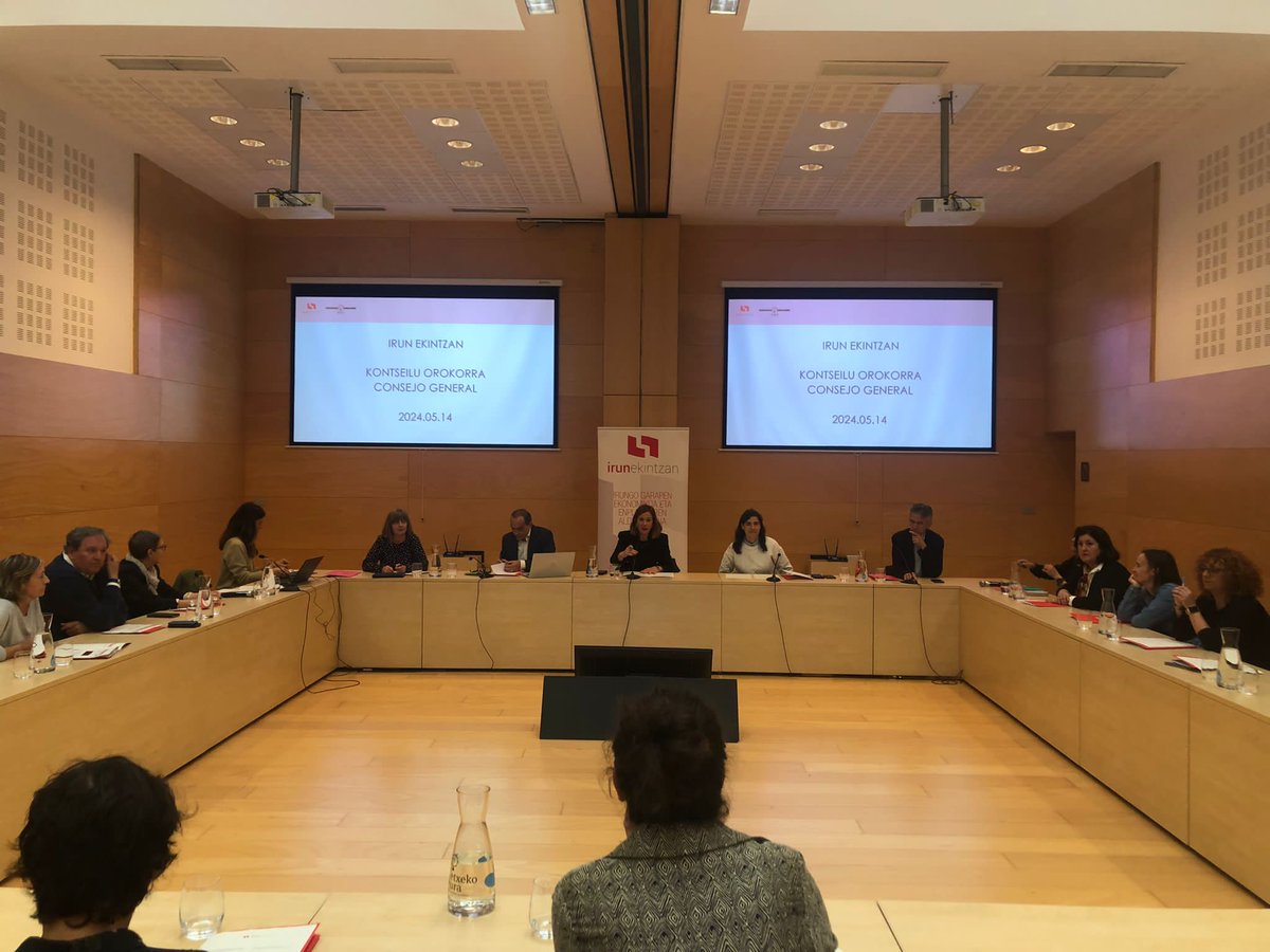 Encuentro con el tejido empresarial, formativo y social #IrunEkintzan. Foro en el que trabajamos de forma conjunta para fortalecer las alianzas e impulsar la colaboración público-privada.