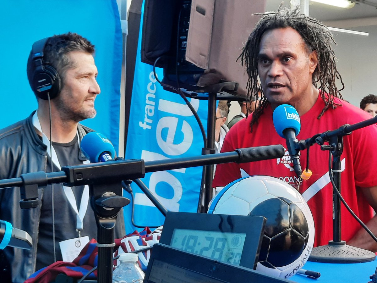 Lizarazu et Karembeu deux champions du monde 1998 pour les #100ansLescure #Girondins #FCBG #FBSport