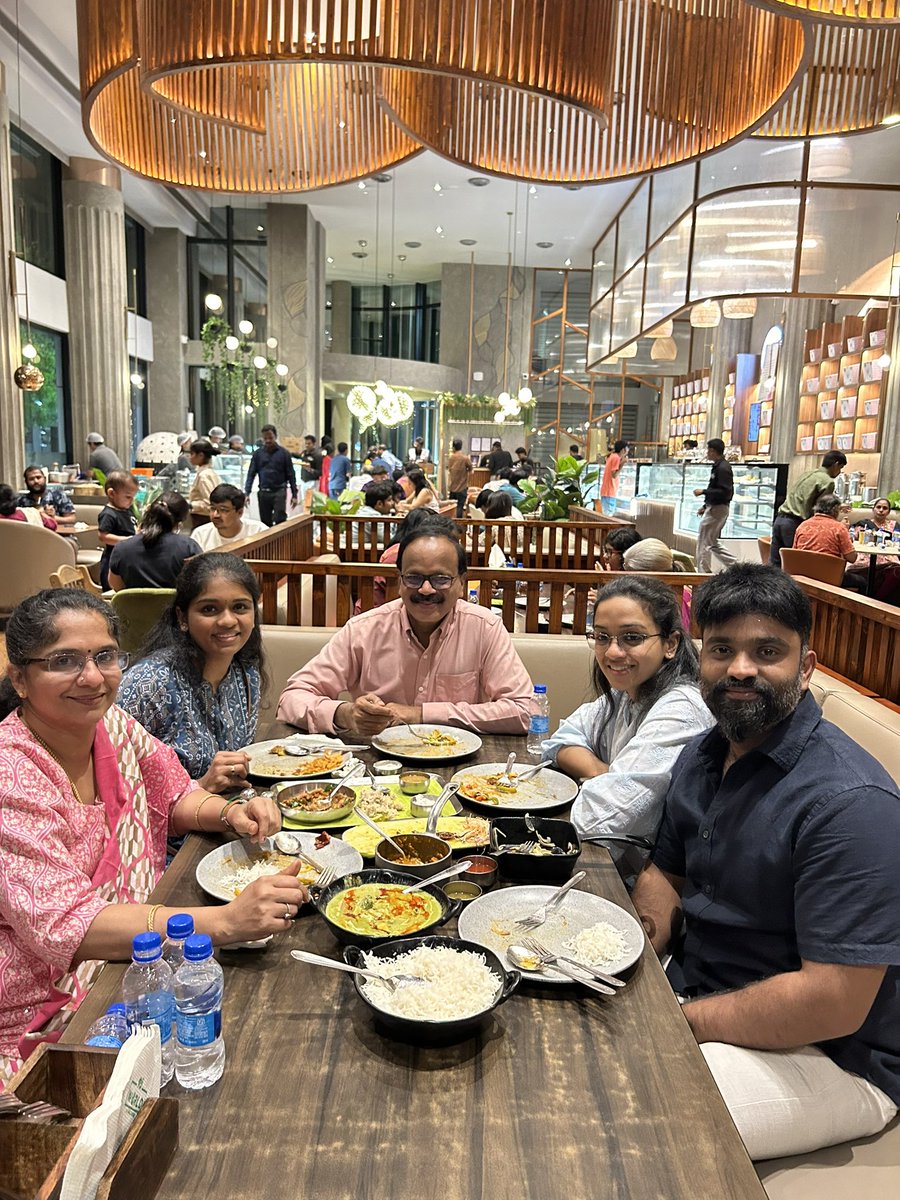 Memorable Birthday dinner with family at #NammaVeeduVasantaBhavan #VBWorld Anna Nagar. Fabulous variety of food, deserts with fantastic service by everyone. Thoroughly enjoyed. Happy to meet #Ravi sir, the owner of this fabulous restaurant, who surprised me with a cake.