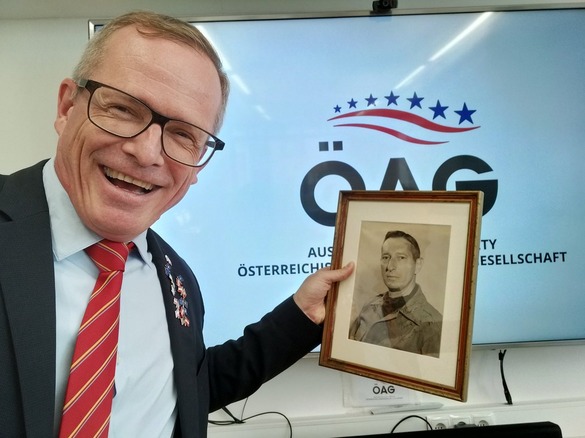 GunterFehlinger's tweet photo. Meet the memory of the great American General #MarkClark, the liberator of Austria
He should have a square named in Vienna honoring his steadfast defense of Austrian against Soviet take over
Did you know him? @AndiBabler or do you know only Soviet generals? https://t.co/WmEPeoZR2Z