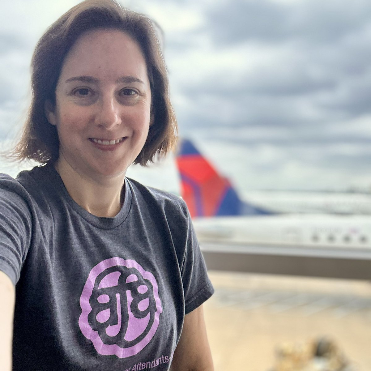 #UnionStrong! Wearing my @DeltaAFA shirt in solidarity with the ~24K flight attendants organizing to form their @DeltaAFA union. #1u #UnionStrong @afa_cwa
