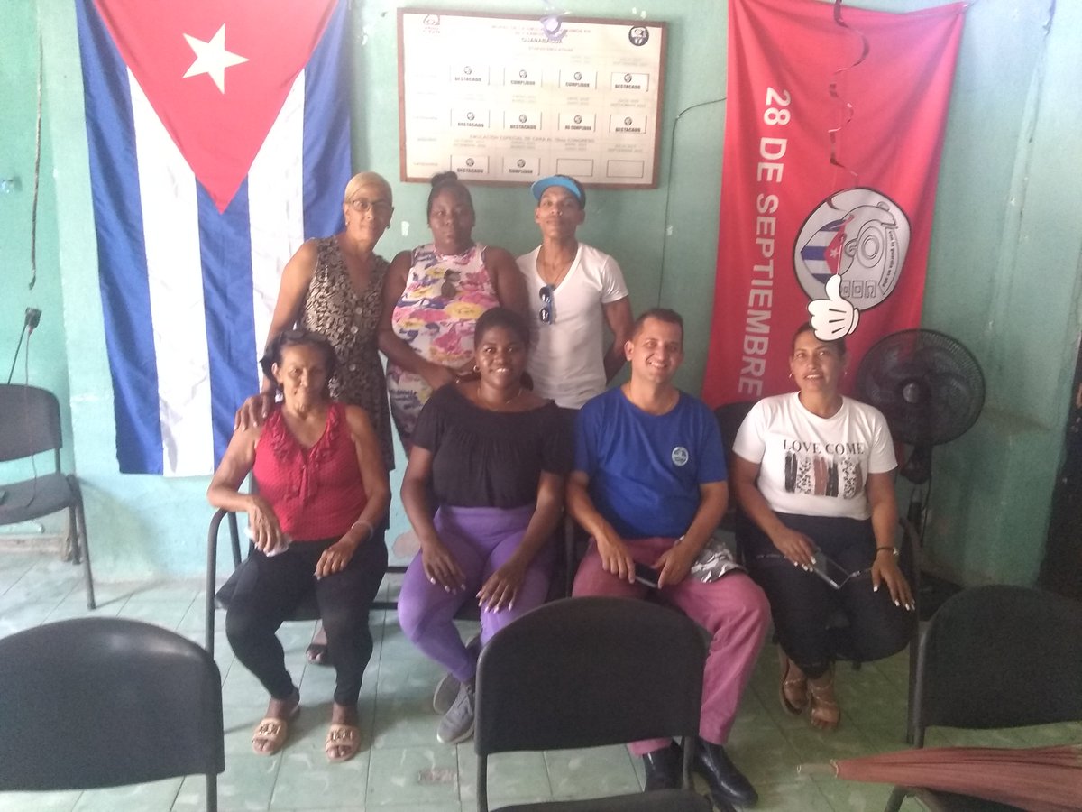 En Guanabacoa, el equipo de #CDRHabana intercambió con cuadros, dirigentes de base y visitó La Federal comunidad en transformación.
#Cuba 
#CDRHabana 
#SomosdelBarrio
#CDRCuba