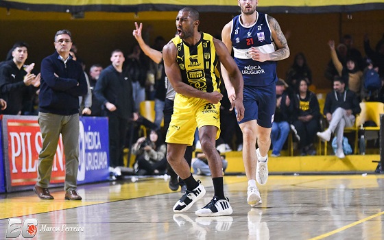 #LUB | COMPLEMENTO DESCOMUNAL Con un gran segundo tiempo, Peñarol venció como local a Defensor Sporting y comenzó con el pie derecho la semifinal. ✍️ @44gonchi 📝 basquetcaliente.com/complemento-de…