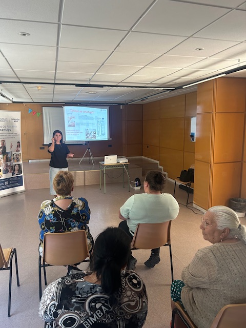 AMAEM_Oficial's tweet photo. ➡️ En #AguasDeAlicante participamos este mes de mayo en la Feria de la Salud de #Alicante. Ayer lo hicimos con un taller de consumo responsable de agua. Os compartimos algunas imágenes.

#AguasDeAlicanteEstamosquí @alicanteayto https://t.co/FtHIg9aGBY
