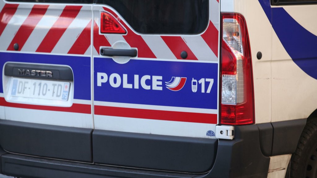 🔴 FLASH - #Montrouge : Cinq lycéens ont été #interpellés par les forces de l’ordre ce mardi.

👉 Ils se rassemblaient en faveur d’un cessez-le-feu à #Gaza. Deux d’entre eux ont été placés en garde à vue pour violences, outrage et rébellion. (Lp) #HautsdeSeine