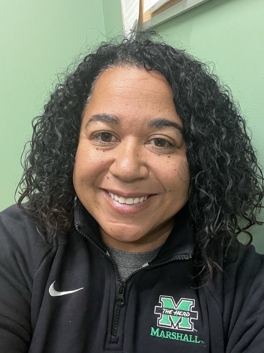 OneHandley tweet media