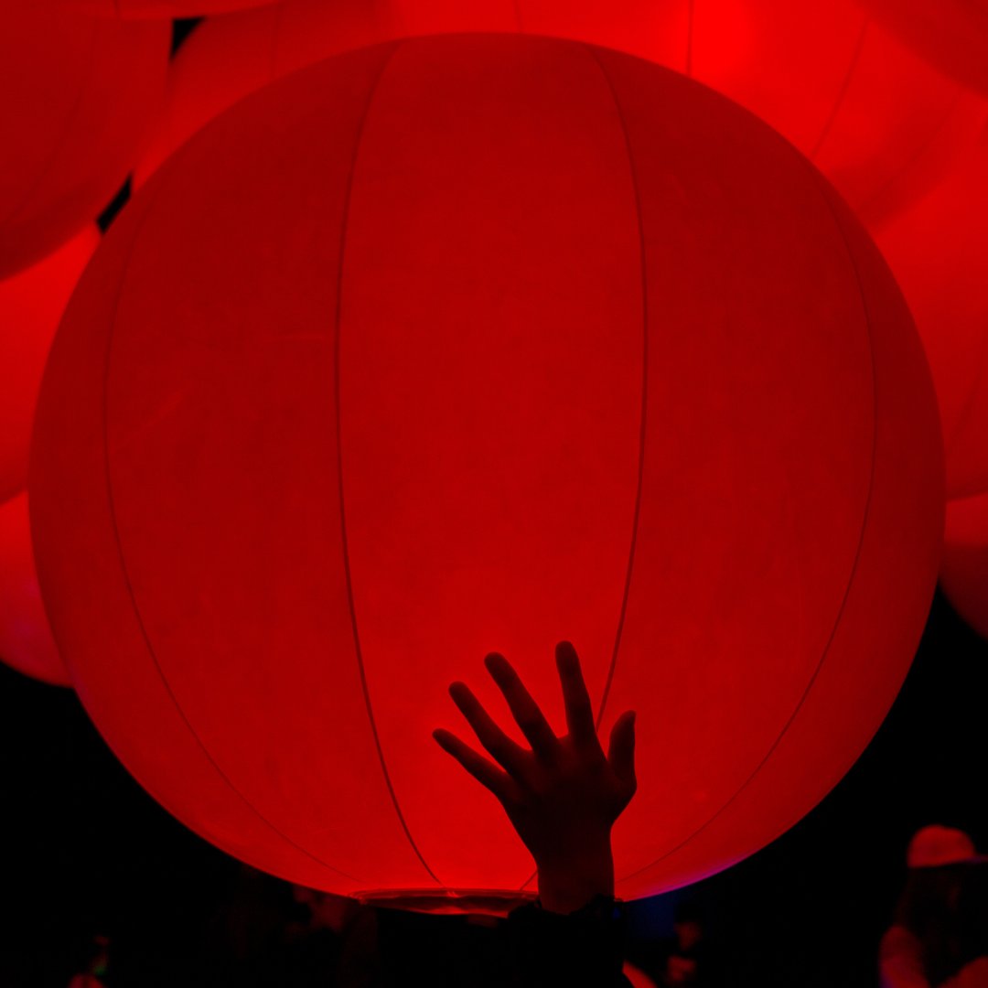 DharaREInvestor's tweet image. 🎈 #Inflation is like a balloon at a party. First, it&apos;s small &amp;amp; harmless.Someone keeps inflating it, &amp;amp; before you know it, it&apos;s taken over the whole room &amp;amp; you&apos;re stuck in the corner holding onto ur wallet for dear life! 💸🎈 #inflationhumor #economicfun #humor #viral #MoneyHumor