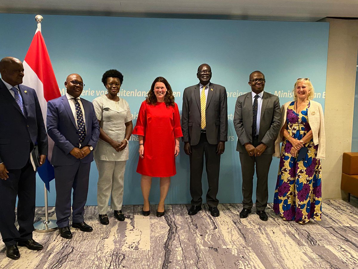 Govt of Uganda and UNHCR Uganda's joint delegation met with @PMGrotenhuis, Director-General for Int’l Cooperation at the Netherlands Ministry of Foreign Affairs. There was a mutual commitment to continue to strengthen the partnership between 🇳🇱 & 🇺🇬 in support of refugees. (1/2)