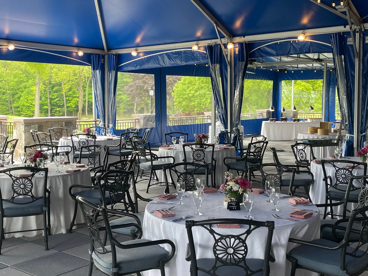 Metropolis Country Club tweet media