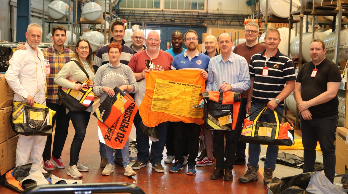 We get by with a little help from our friends! Today we were joined by volunteers from @ThalesUK who deconstructed decommissioned Royal Navy life rafts as part of our upcyling project. Thank you all for giving us the gift of your time! bit.ly/2lHxKaq @OarsomeChance