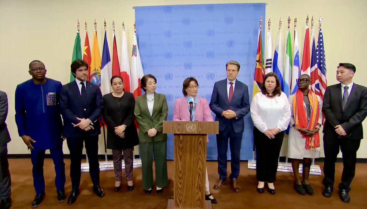 #UNSC stakeout following @IntlCrimCourt briefing on Libya: 🇪🇨🇫🇷🇬🇾🇲🇹🇰🇷🇸🇱🇸🇮🇬🇧🇯🇵🇨🇭 ➡️Welcomed the progress achieved in all lines of inquiry ➡️Highlighted the importance of continued cooperation & complementarity ➡️Reiterated their unwavering support for the Court