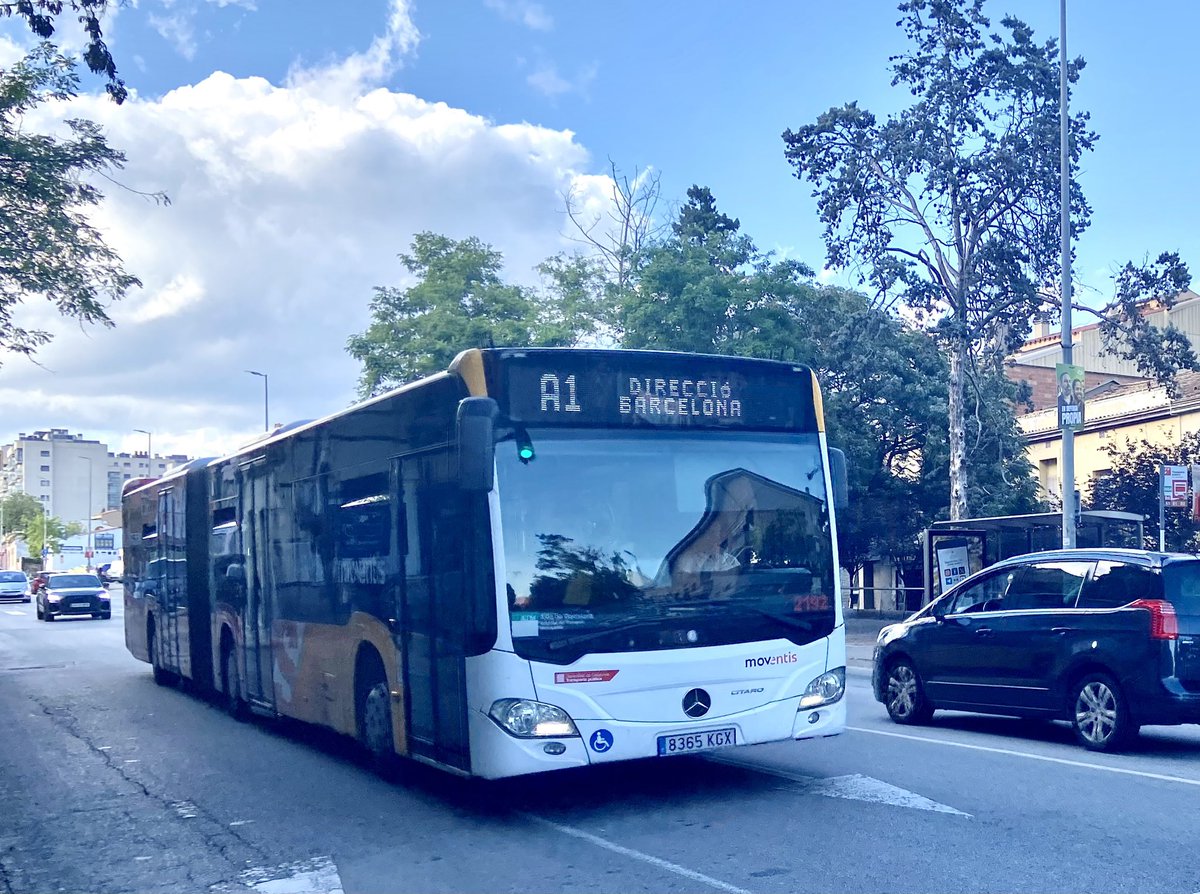 📢 Millorem la línia d'autobús A1 Sabadell-Barberà-Barcelona 🔁 54 expedicions d'anada i 50 de tornada 🚌 Flota de 7 busos ⏳ Freqüència de pas cada 20 minuts 📲 tuit.cat/c1piR