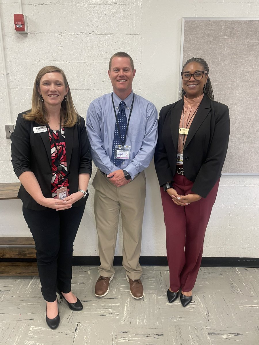 The Leadership Services Area 3 Team is complete! So excited to welcome @DrKeshaJones1 to the Area 3 team in her new role as Senior Director of School! @kvt_11_3 @MASuddeth