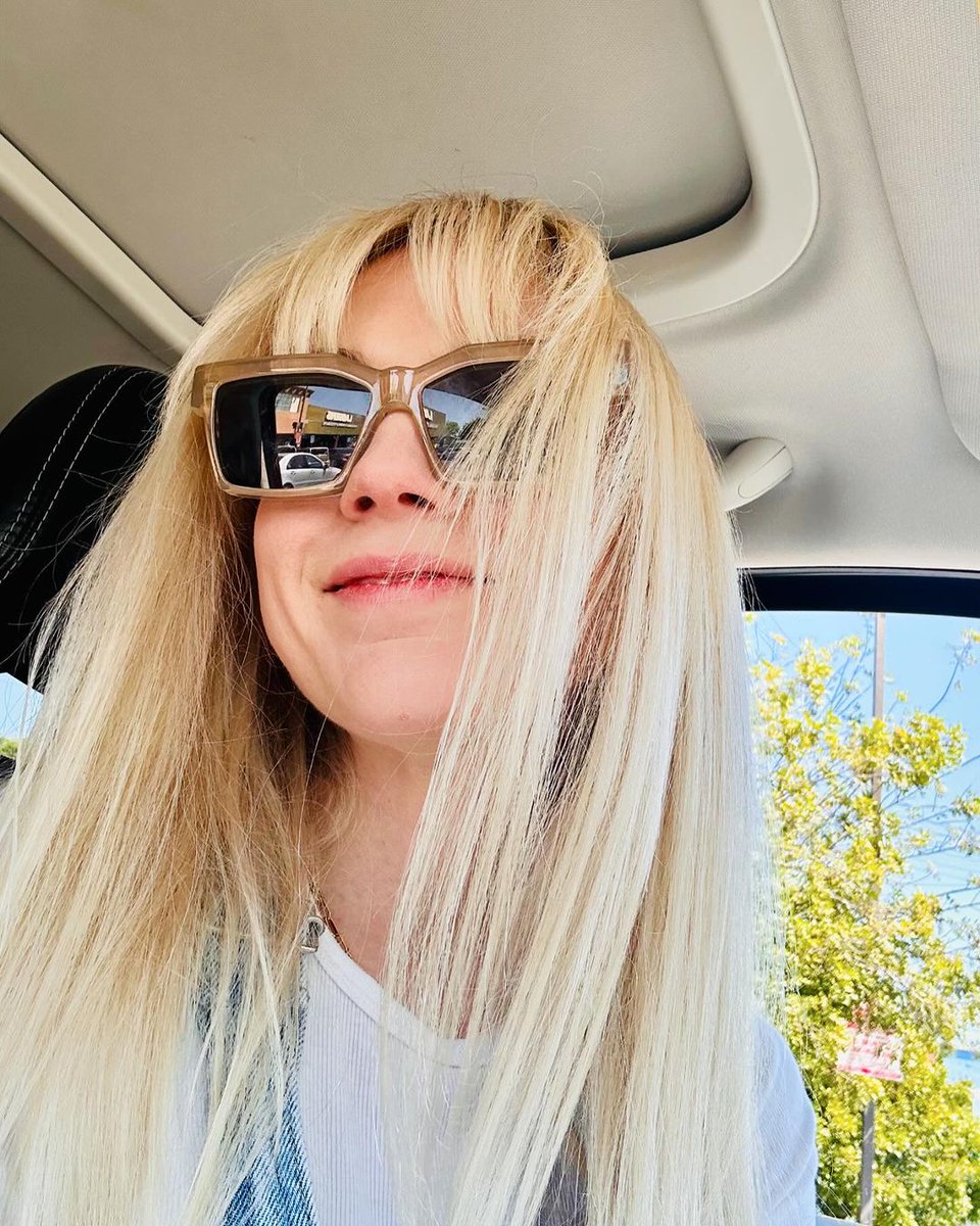 JullianRecords tweet media