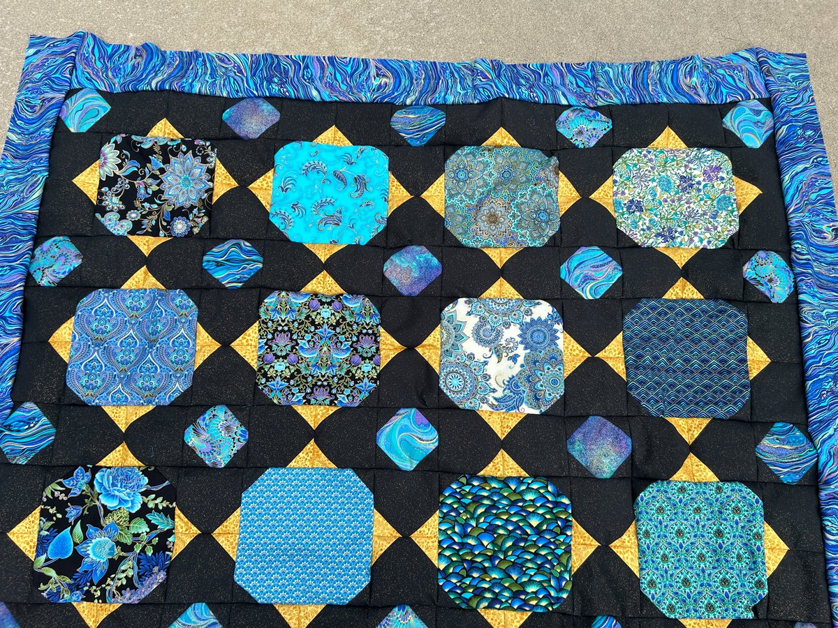 Finally managed to work on some sewing and did this quilt top.