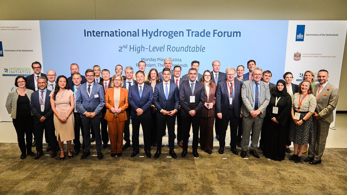 With #UNIDO as the main coordinator, the Ministerial-Executive Roundtable hosted by the International Hydrogen Trade Forum & the @HydrogenCouncil met to discuss the role of #hydrogen in advancing decarbonization & driving socio-economic growth worldwide 
👉unido.org/news/2nd-high-…
