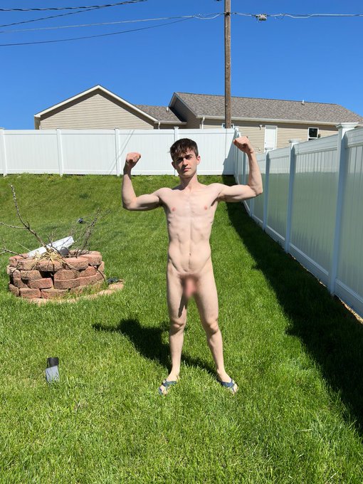 RT If you can see the shadow 👀 50% OFF for the next 100 people ONLY https://t.co/QejNT0sD6G