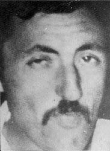 Membro del PRT, #AngelJulioPetraglia venne sequestrato a #Moron, in provincia di #BuenosAires, il #19maggio 1977 dagli squadroni della morte dell'esercito argentino.Aveva 28 anni.
Non si hanno testimonianze riguardo ad un suo passaggio presso un #CCD.
Scomparso.