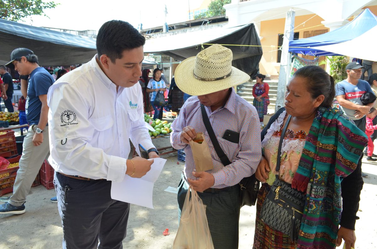 PROAM, del MSPAS, se acerca a la población de San Bartolomé Jocotenango, Quiché con medicamentos de buena calidad y accesibles para sus habitantes. #GuatemalaSaleAdelante