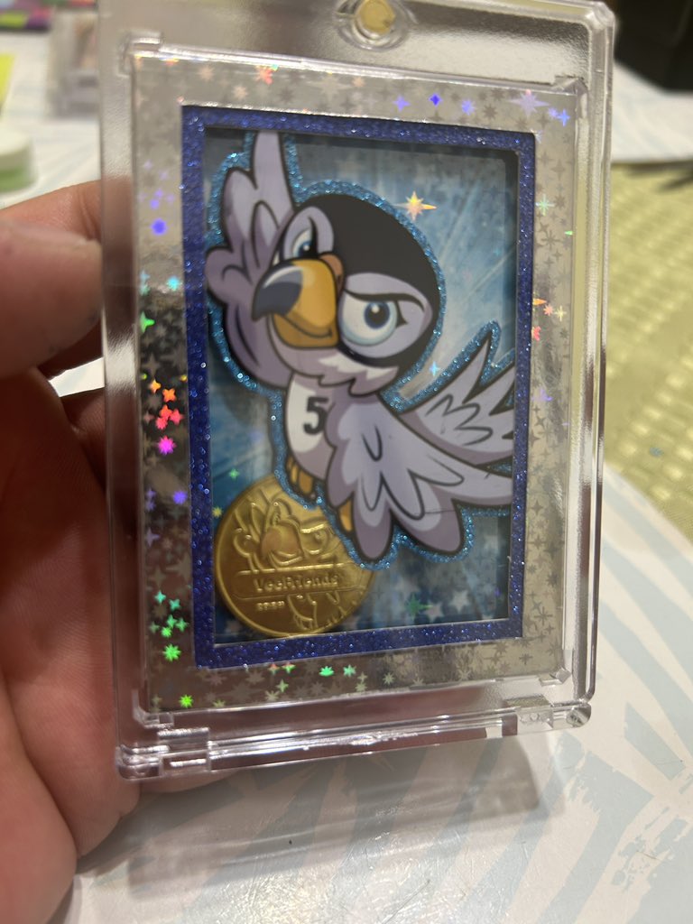 @dirtdog365 @SaugyWaffles3 @chelscmess @Rjfox555 @TGer_01 @ToTheMoon_Cards @VeeFriendsCards @garyvee @iJayRob @blucollarcrypt @Pokemon @vaultedcollect I made this falcon a few weeks back using the @everbowl token too  - just saying !!