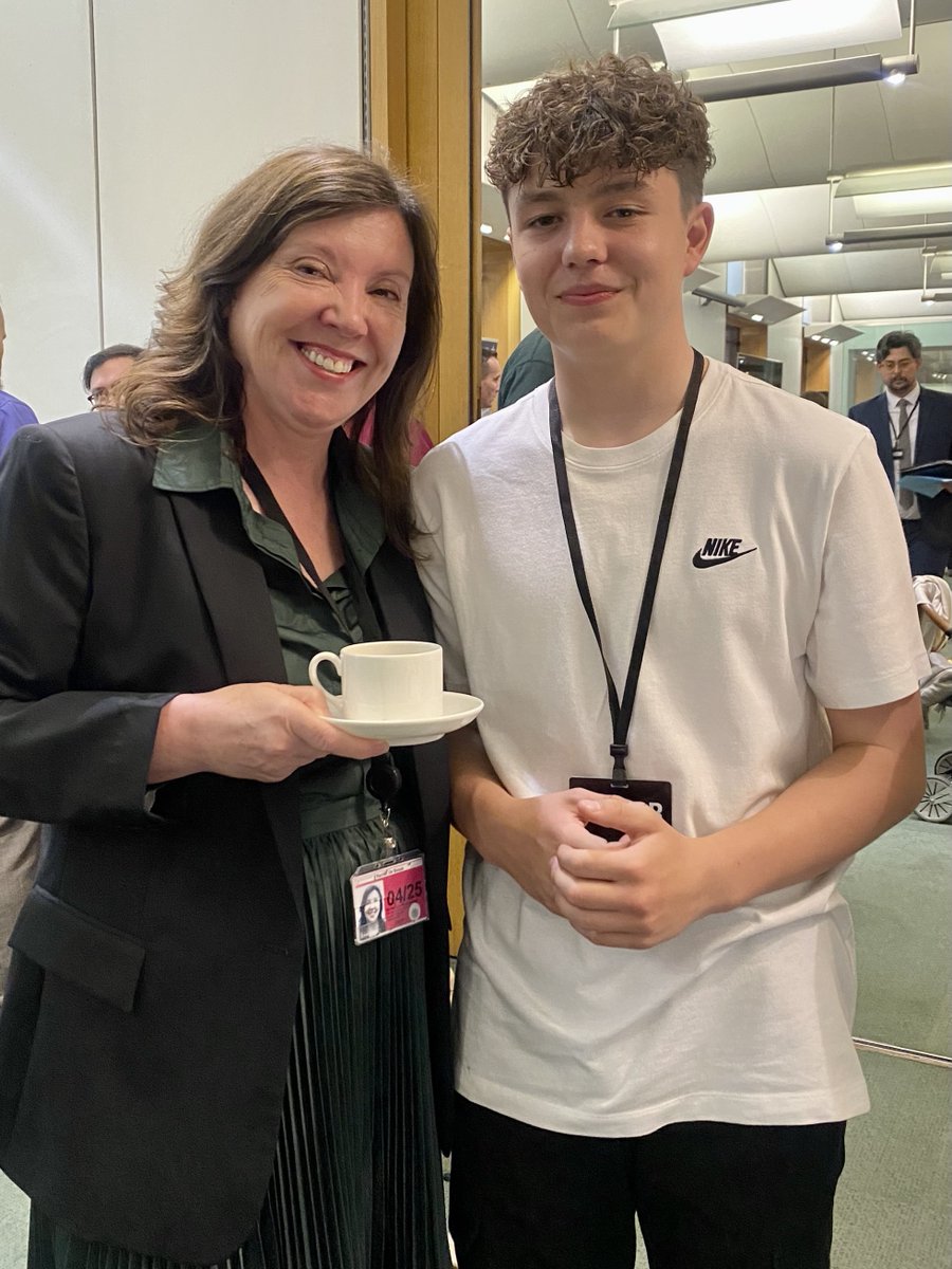Great to meet with Children’s Commissioner today at #APPGChikdren in Parliament where young people told MPs what they’d like from next govt, including trauma training in schools and better support for those with care experience & SEND @ChildrensComm 📷
