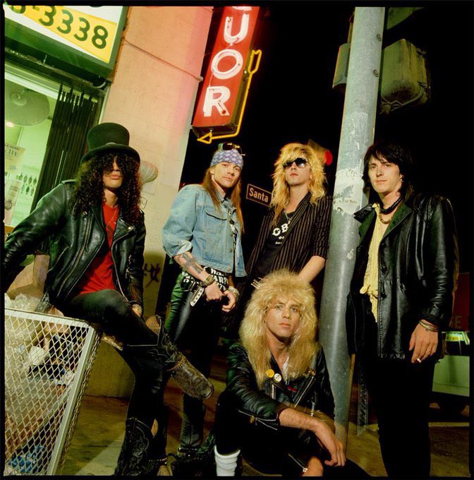 This is a photo of Guns n Roses in 1988 in Los Angeles 🌹
This is a fantastic band and should be respected for their music and not their politics as should all musicians 🌹
