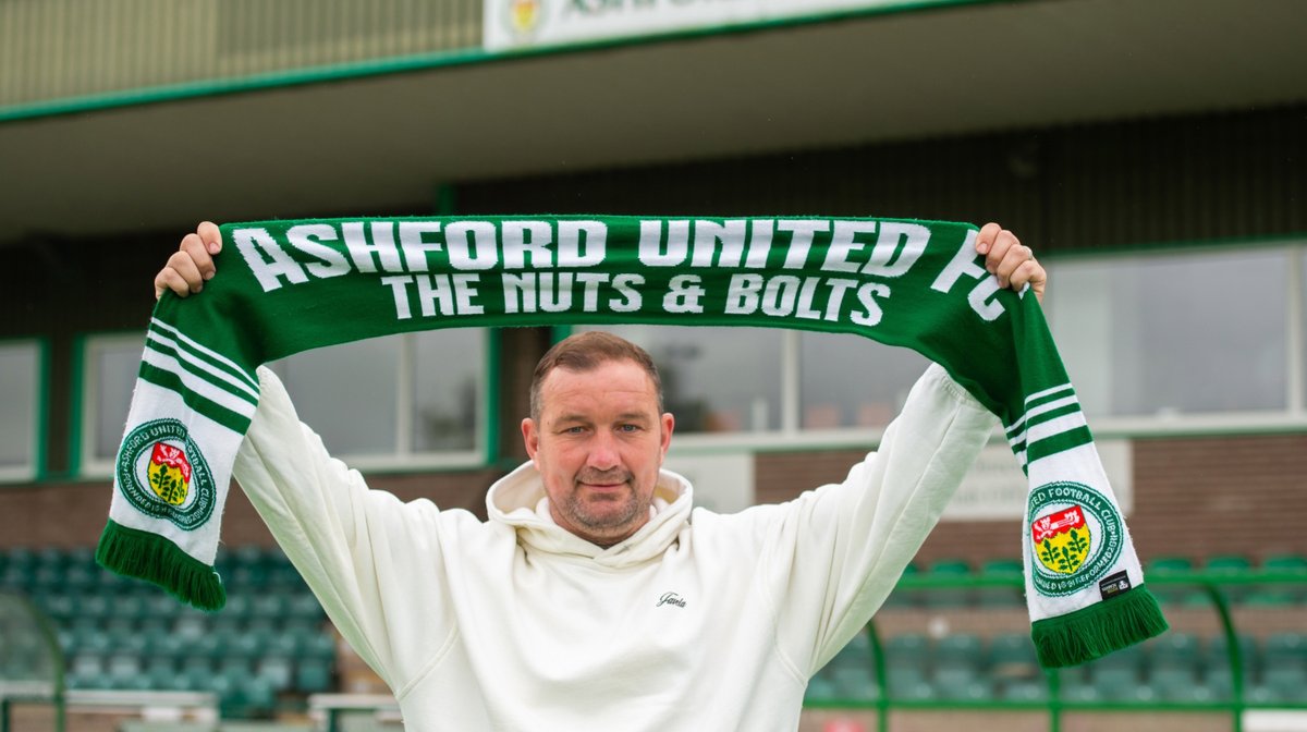 Just days after having left Chatham Town, former Gillingham striker Danny Kedwell has taken on his first managerial role at Ashford United. kentsportsnews.com/kedwell-appoin…