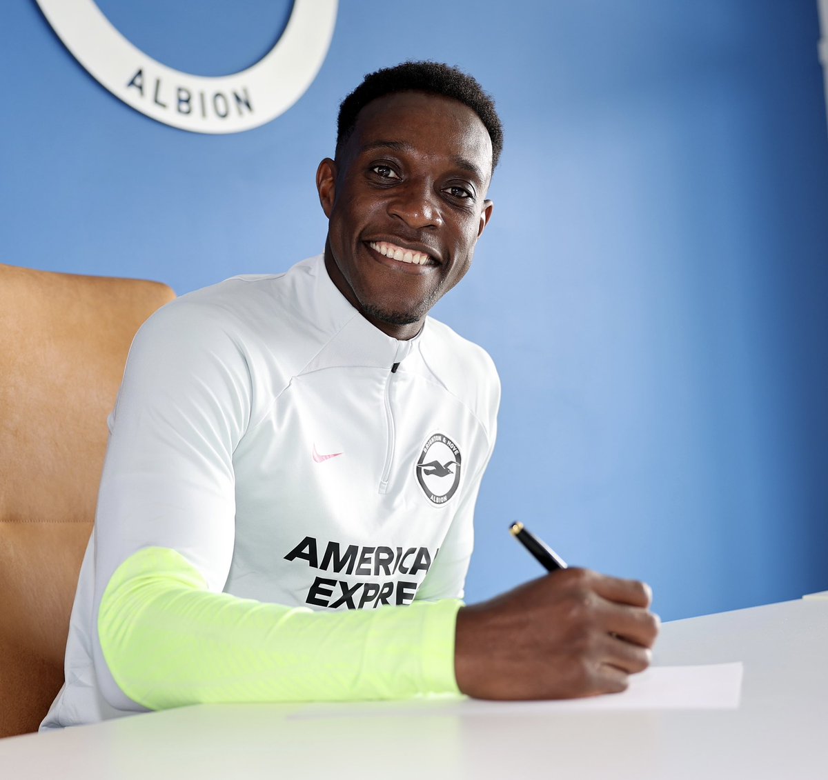 Happy to have signed for another 2 years at @OfficialBHAFC! Looking forward to making more memories with the Seagulls! 💙🤍 #BHAFC