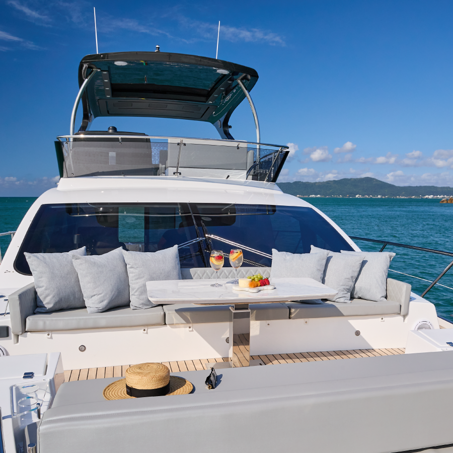 SchaeferYachts's tweet photo. Schaefer 660. Espetacular de todos os ângulos, com a excelência em qualidade que só a Schaefer Yachts pode oferecer.

📱
Entre em contato com um de nossos consultores pelo WhatsApp: 48 99180-4003