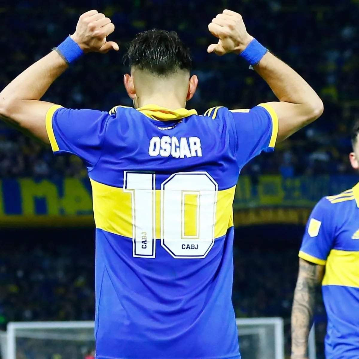 Les traigo un dato. Los últimos tres futbolistas en actividad que usaron la 10 de Boca antes de Cavani actualmente están BORRADOS de sus clubes o quedan LIBRES - Toto Salvio: queda libre - Edwin Cardona: queda libre - Óscar Romero: borrado por indisciplina