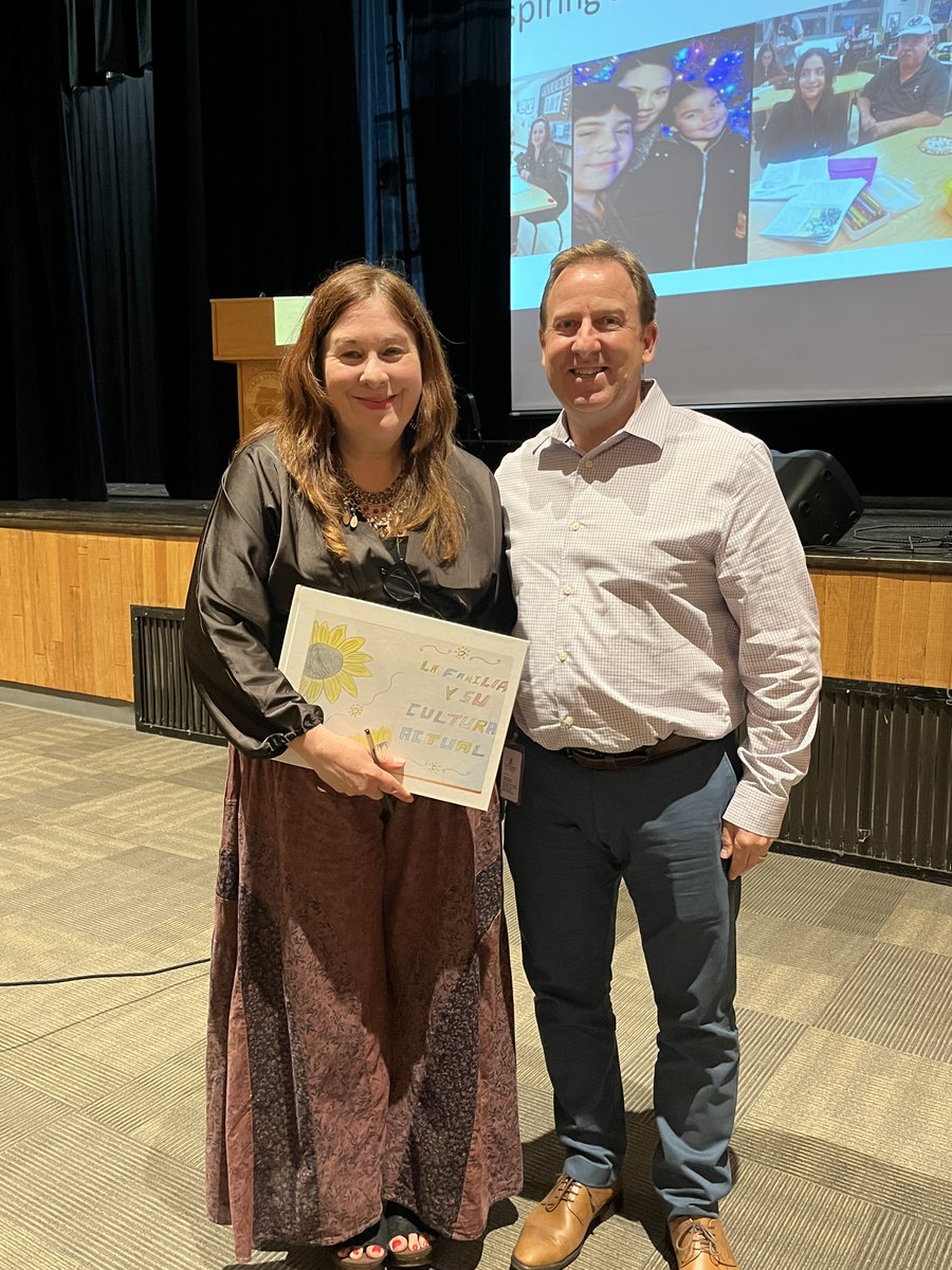 📚 Celebrating our successful family engagement literacy project! Families from our community shared their stories, inspired by Dr. Sujin Kim's research and led by Mrs. Janira Collado. Recently, these families received their published books.