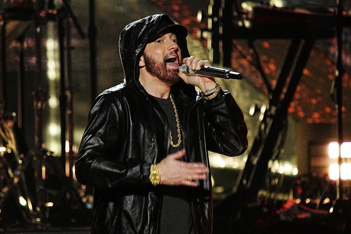 The Real Slim Shady can’t come to the phone right now. Why? Oh, because he’s dead — at least, according the Detroit Free Press he is.

The newspaper published an obituary for Eminem‘s chaotic alter ego: rollingstone.com/music/music-ne…