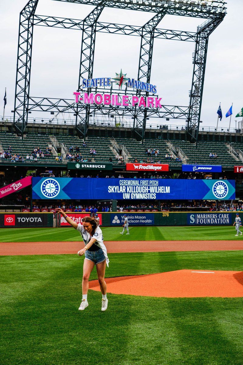 UWGymnastics's tweet photo. ✔️ that off the bucket list! 

First pitch at last night M’s game, brought to you by our All-American! Thank you, @Mariners for having Skylar and the team⚾️💙

#GoHuskies x #WinWithin https://t.co/jX0z0mdhLQ