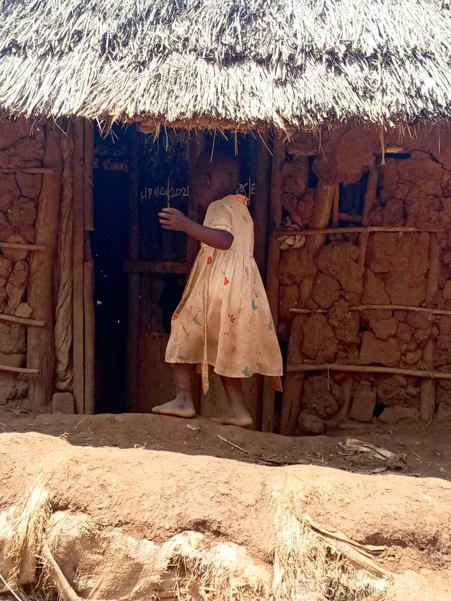 The lord is the strong hold of  her life and she is never afraid. The post above is a glimpse of a shelter in community that I strongly manr of us have never seen before but this community this is very ok . Show them some love in bio and buy a plate of food tomorrow 🙏