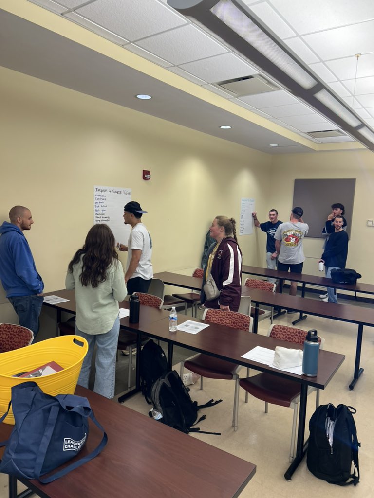 RonSiersJr's tweet photo. #SCED101 Learning Leadership last class of the semester this morning @SalisburyU #Leadership @The_ILA @Dr_Leadership @lahenry96 @gregagl They will lead with the heart ❤️ @Jim_Kouzes @TLCTalk @jimfox_66 https://t.co/COEFQadyAJ