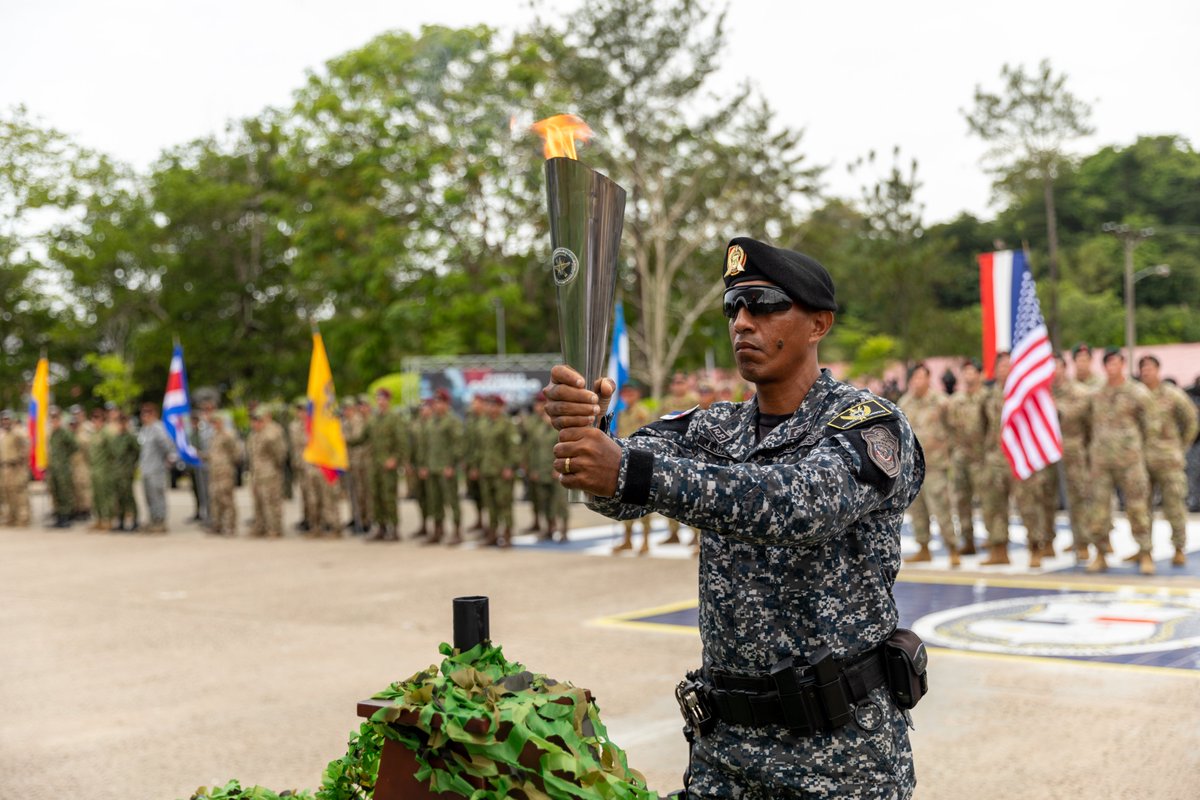 #StrengtheningPartnerships & improving regional security: A look at yesterday's opening ceremony for the #FuerzasComando24 Special Ops competition & exercise in #Panama. 17 countries from the Western Hemisphere competing in the challenging skills competition May 12-24. @SOCSOUTH