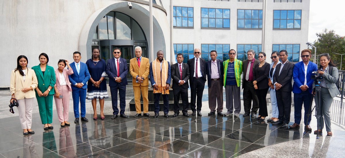 Permanent Secretary @Emahoro1 received a delegation from the Secretariat of the Group of Seven (g7+) of the Democratic Republic of Timor-Leste. 1/2