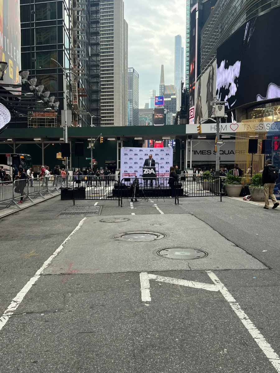 Nearly no attendees were present at the Zionist Organization of America's 'Support for Israel Rally/Concert' propaganda held in Times Square, New York. #GazaGenocide