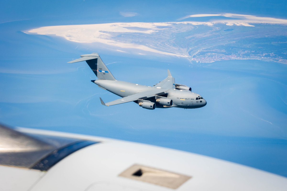 #GoingHeavy ✈️: today we conducted our first #AAR-training together with @SAC_Program. Eleven contacts later, we are now certified for heavy Air-to-Air refuelling with the #C17 🎉