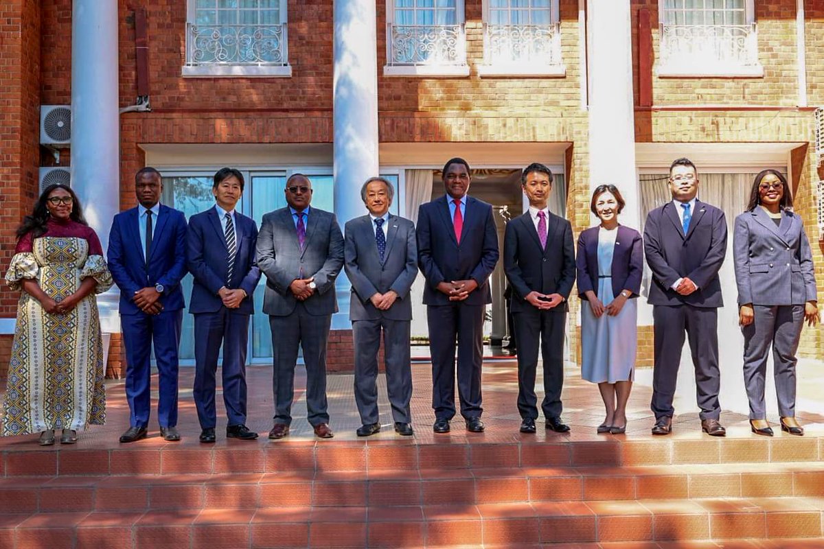 Zambia & Japan have enjoyed 60 years of warm diplomatic relations. Today we hosted Japanese envoy, H.E Mr. Takeuchi Kazuyuki to discuss building on this firm foundation through JVs in areas such as mining, agric, energy & tourism for the mutual benefit of our people.🇿🇲🇯🇵 #CMO