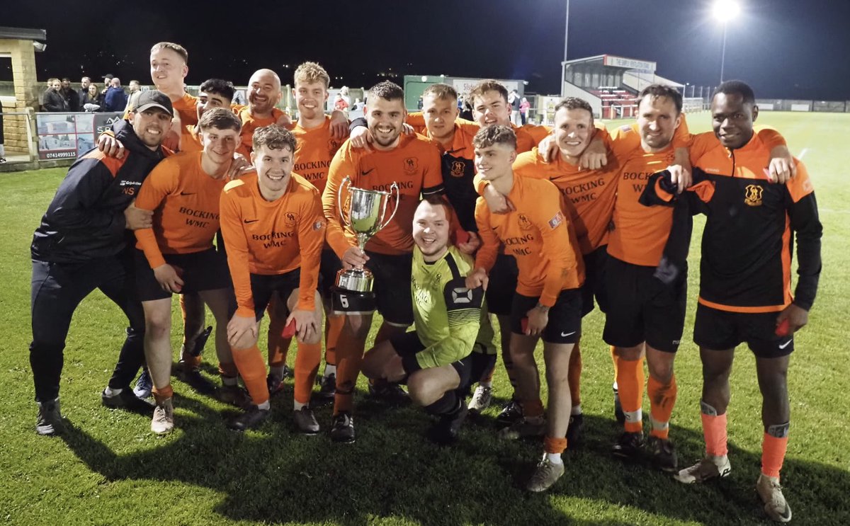 A few pics of our reserves cup final win against Silsden Whitestar 🏆🧡

Photo credit to Mike Breeze 📸
