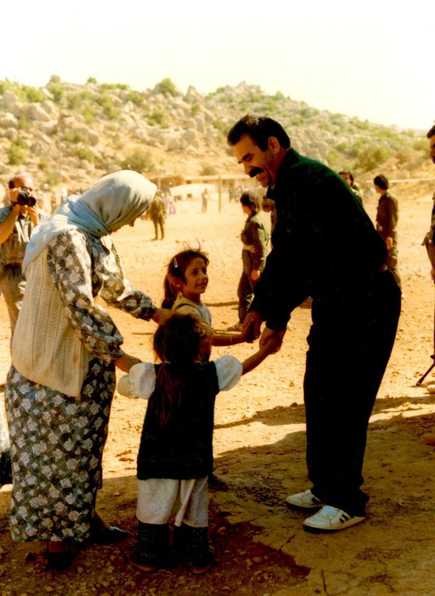 ✏️Halklar Önderi Abdullah Öcalan: Dilimiz, kültürümüz yasaklandığı için 50 yıldır müthiş mücadele ettik. Dil insanın var oluş nedenidir. Kültürel soykırım başka soykırımlara benzemez en tehlikelisidir fiziksel soykırımdan bile daha tehlikelidir. #CejnaZimanêKurdîPîrozbe FLOOD 👇