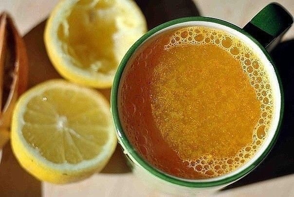 A miracle drink with turmeric! 
Removes 5 kg of toxins from the intestines and blood vessels!

The beneficial properties of turmeric are recognized all over the world. This spice has anti-inflammatory, disinfectant, antioxidant and antiseptic properties. By adding turmeric to