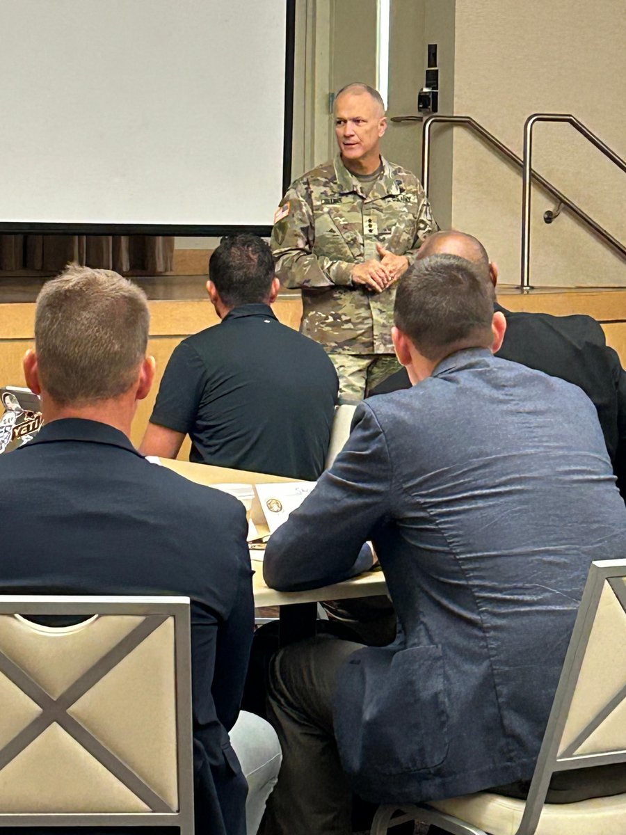 Lt. Gen. Robert M. Collins encouraged #ArmyAcquisition Pre-Command Course participants to “seek continuous and deliberate transformation” and “embrace partnerships and stakeholder collaboration” on the last day of the five-day course, May 3, in the Pentagon. @armyasaalt