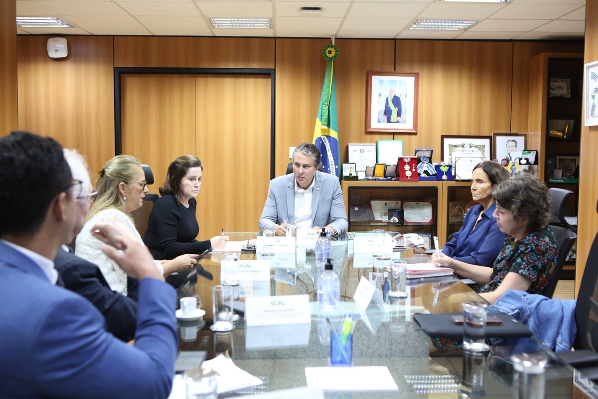 Participei de reunião liderada pelo ministro Camilo Santana sobre o Enem 2024 e o plano logístico do exame. Nosso esforço é para oferecer aos estudantes uma prova com qualidade na elaboração e aplicação.