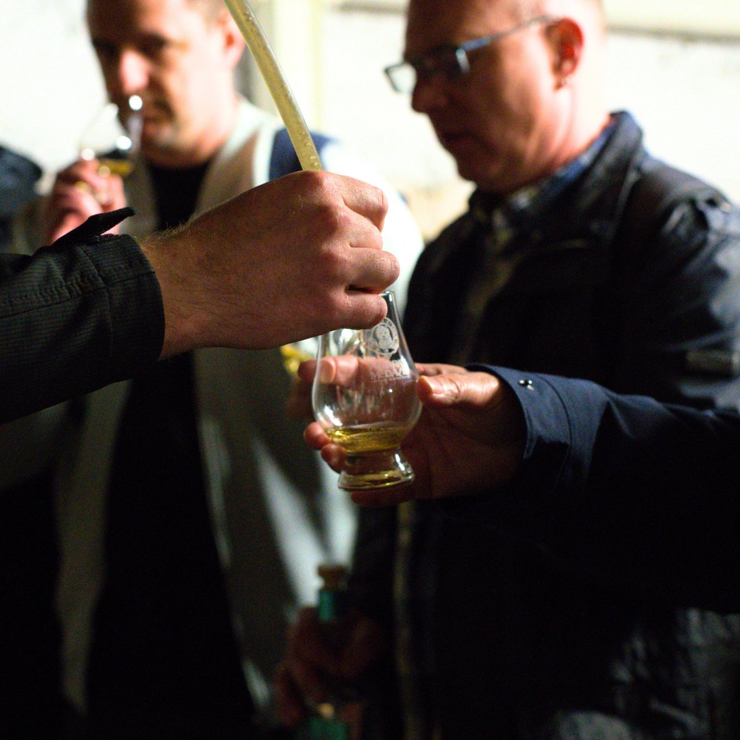 Murray_McDavid's tweet photo. Drams straight from the cask - What an adventure!
With each sip, they delved deeper into the heart of the #ArtofMaturation, crafting memories as rich as the flavours themselves β¨
#MurrayMcDavid #InspiredScotchWhisky #WhiskyFestival #Whisky #SOSWF #SOS25 #DRAM24 https://t.co/D4SkUWo3P4