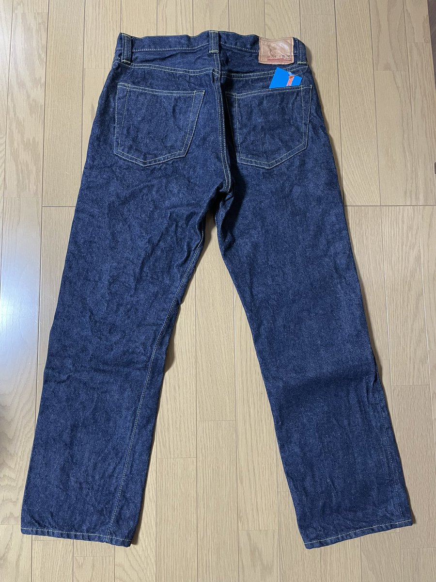 tetaaaan's tweet image. そして去年手に入れたリゾルトの714(大戦モデル)👖最高すぎるジーンズ✨育てるデニム多くて穿けてないけどデニムシャツと共に今年の秋は育て始めっかな😍楽しみー⭐️
#リゾルト #レプリカデニム #アメカジ 
#ジーンズ #林芳亨