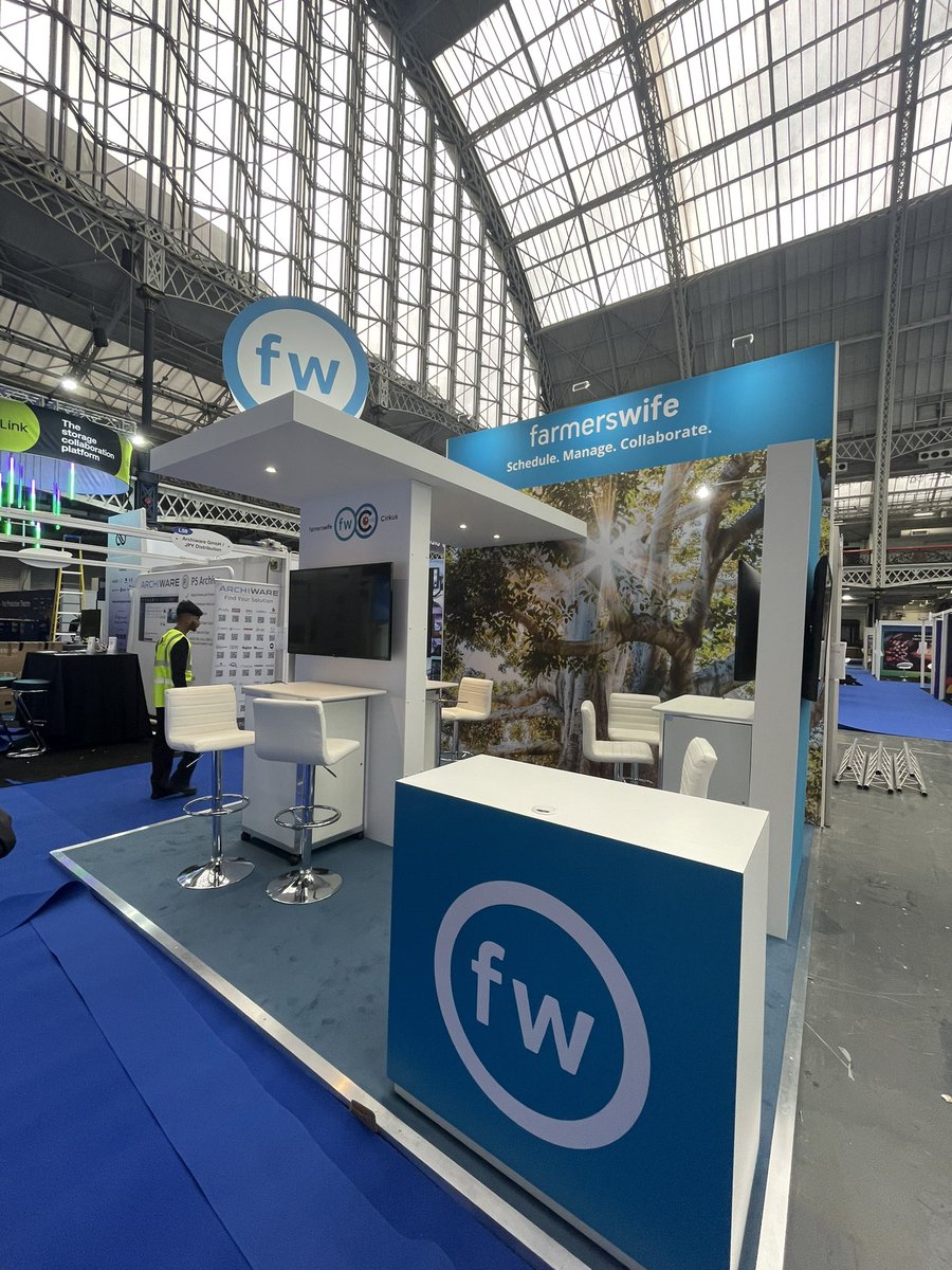 Setting up for tomorrow’s @mediaprodshow 🛠️
We can’t wait to see you there. We will be at stand K59 come and say hello! 👋

#mpts2024 #media #london #olympia #production #collaboration