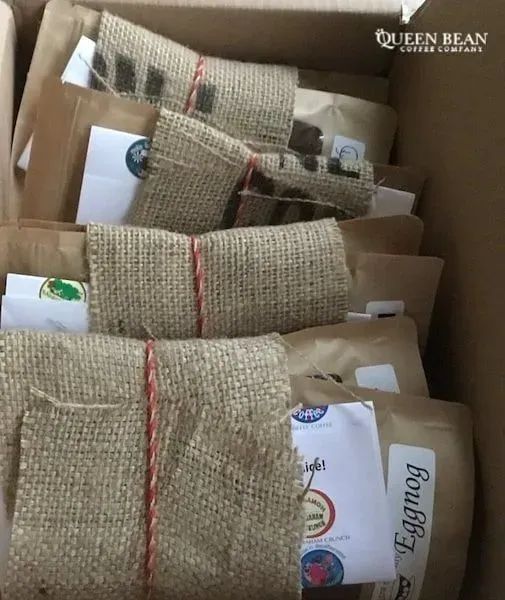 A #subscription from TheQueenbean.com  takes the worry out of your morning coffee - whole bean  or ground
Monthly deliveries, no worries, 
just really good #coffee 
buff.ly/2JxANYz⠀
#MillsCoffee
#TheQB