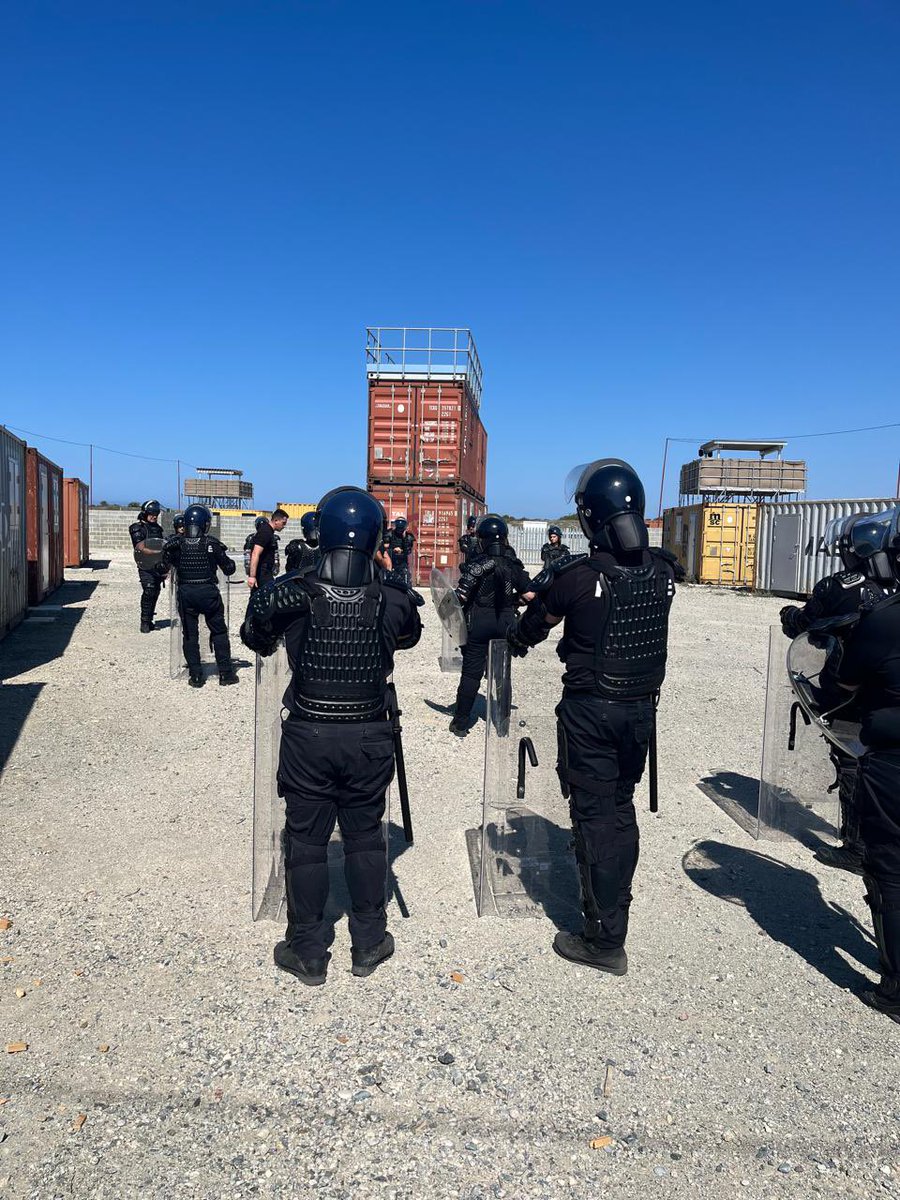 Even after nearly 34 years of #PublicOrder #Policing in 3 countries there is always something to learn and great to see the #teams at work here in #SBA #Police <a href="/bfcyprus/">BFCyprus</a> #Training